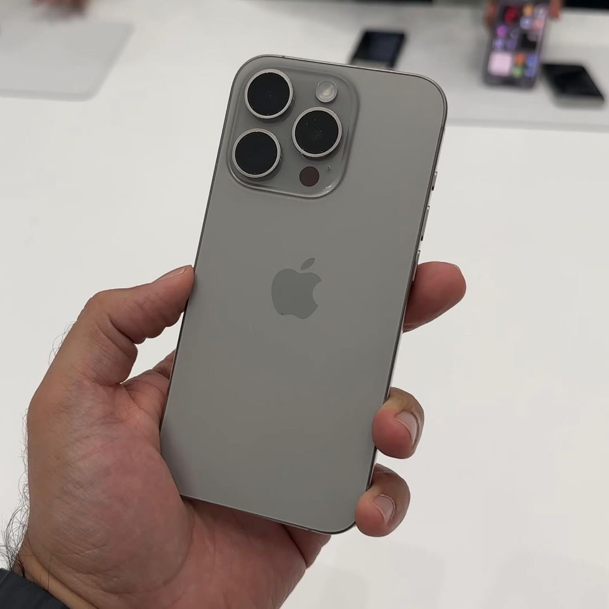 Apple iPhone 15pro 128Go